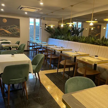 Hotel Sete Colinas 2*